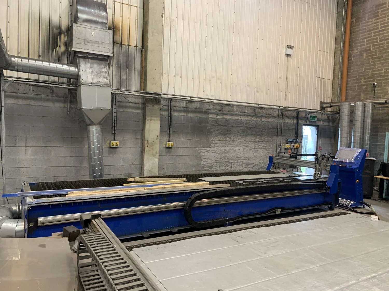 cnc-plasma-cutting-machine-plate-rider-15-min.jpg